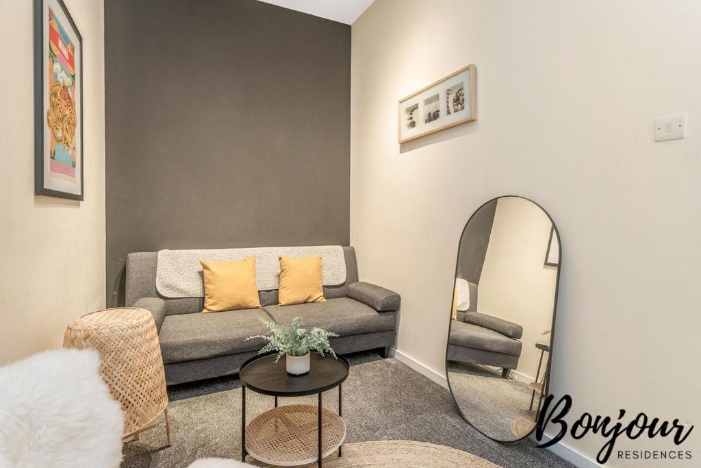 Spacious 2Br-2Ba - Grassmarket - Free Parking By Bonjour Residences Edinburgh Dış mekan fotoğraf